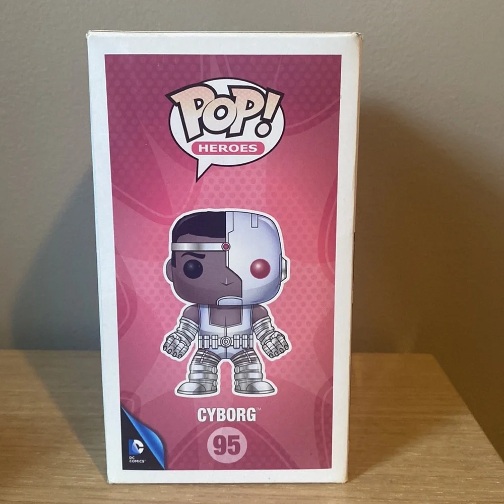 DC Justice League Cyborg 209 POP HEROES FUNKO. VINYL FIGURE BRAND NEW - Picture 2 of 3